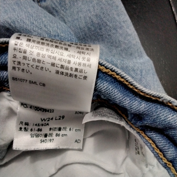 Levi's Premium Ribcage Distressed Straight Leg Cropped Jean Size 24 Inseam 29 - Picture 7 of 7